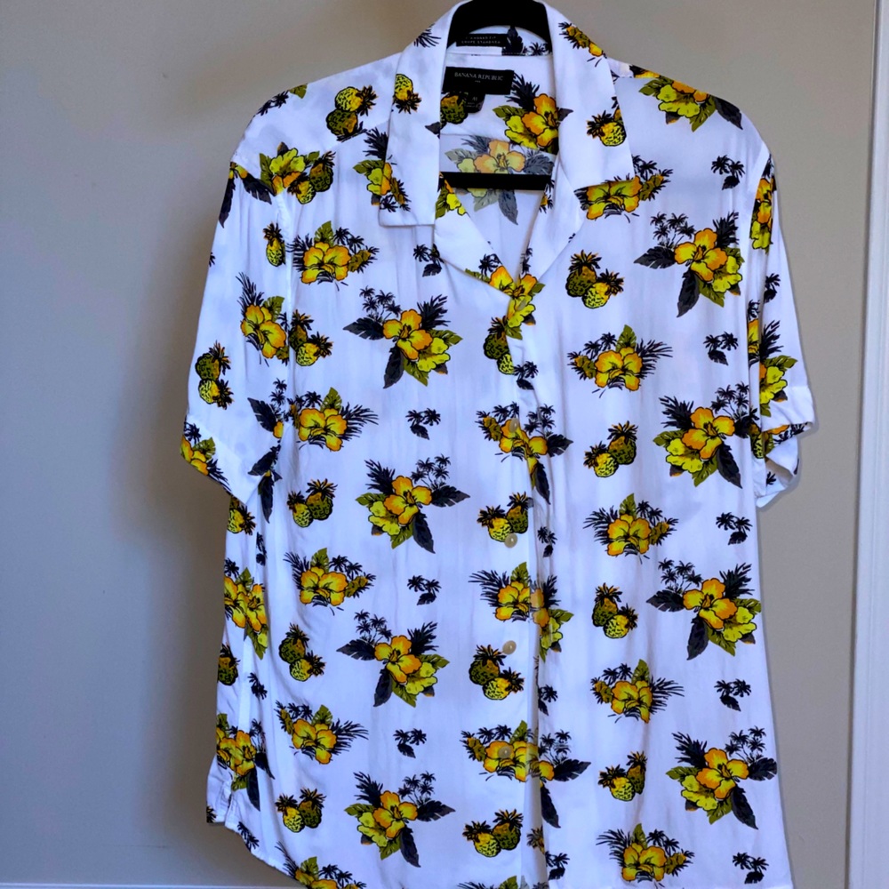 Banana Republic Rayon Floral Summer Button-Up